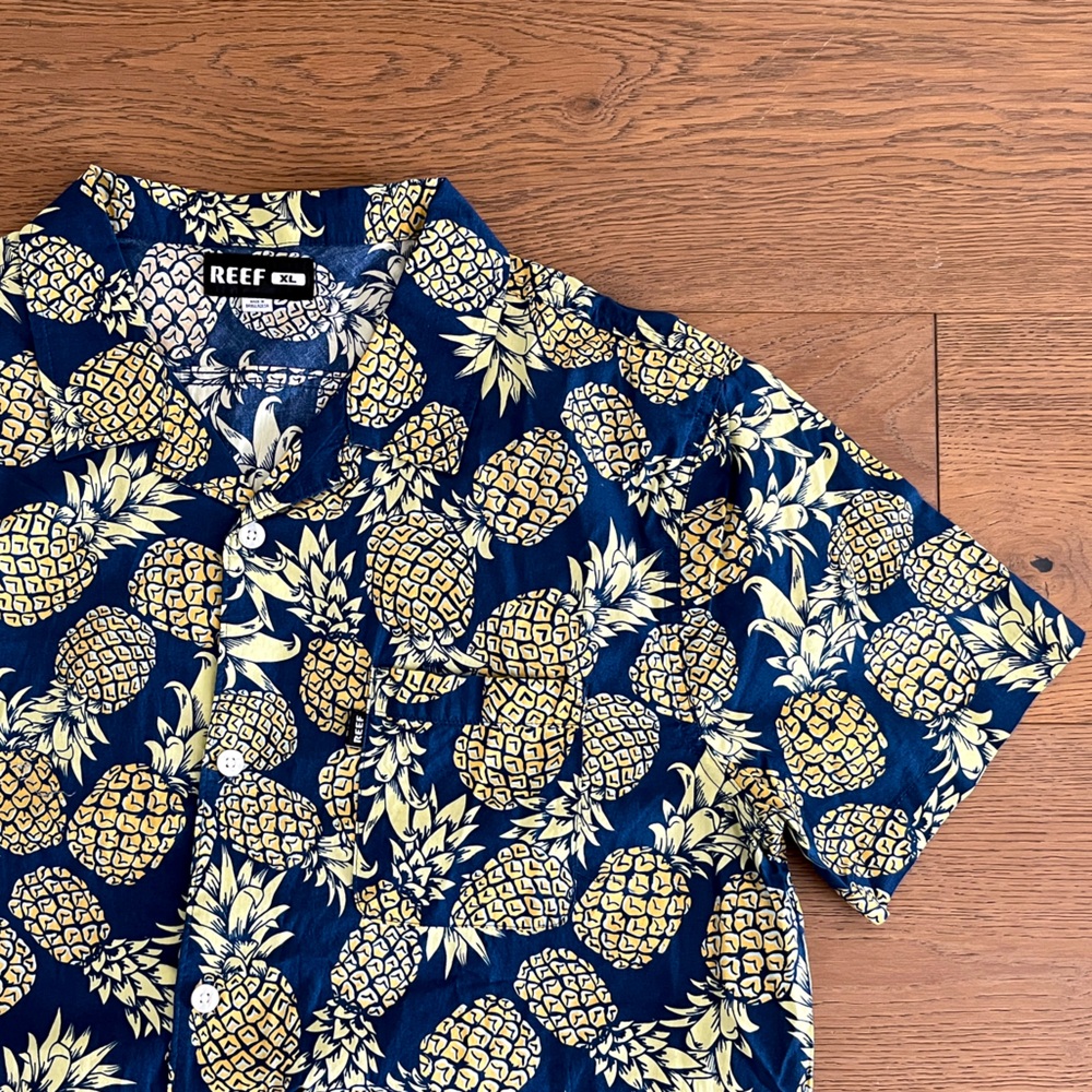 REEF Men’s Vintage Hawaiian Button Down Shirt XL